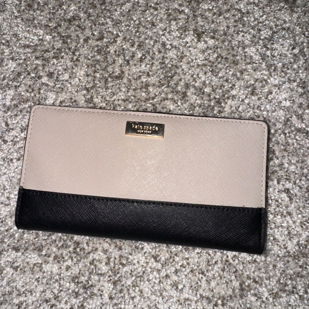Kate Spade Cream and Black Wallet Minimalist Design